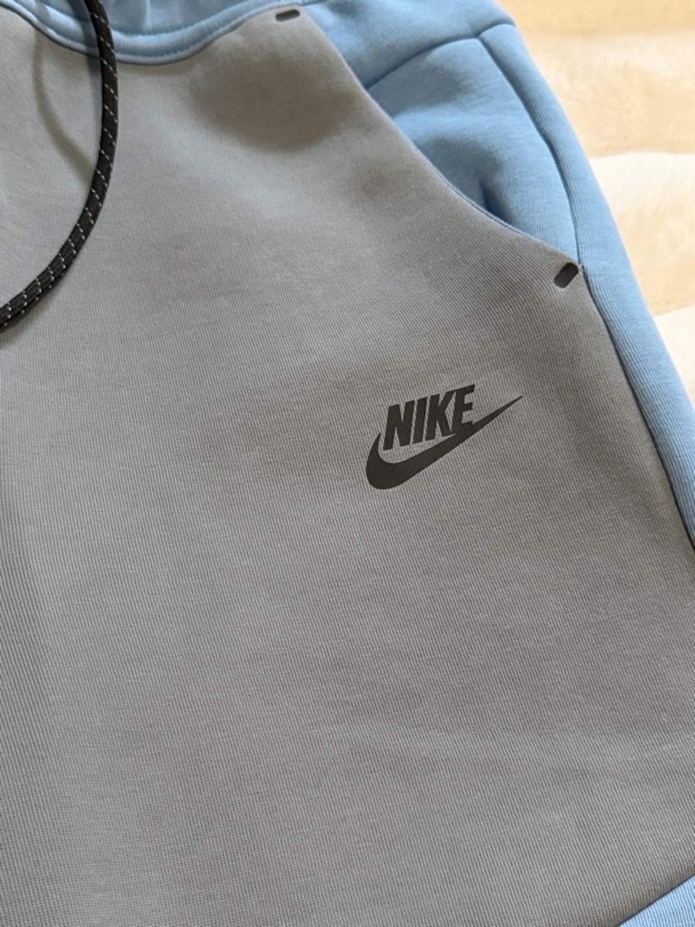 Nike Two-Tone Blue & Gray Panel Joggers - Picture 6 of 9